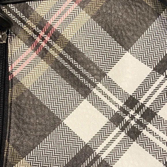 Chic Plaid Women's Backpack - Picture 3 of 3